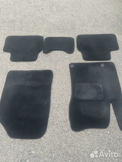 Продам чехлы и коврики на KIA ceed