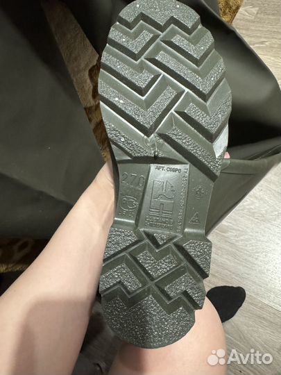 Резиновый комбинезон с сапогами