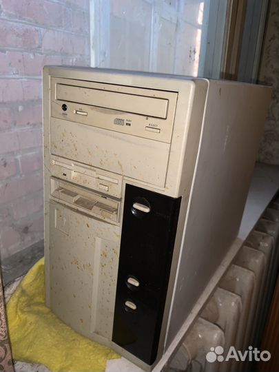 Монитор для компьютера и сам блок