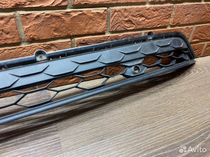 Решётка в бампер центральная Vw Tiguan 2017-2020