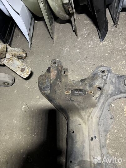 Подрамник балка подмоторная golf 4