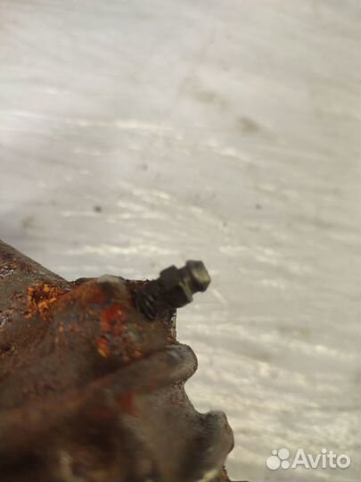 Передний суппорт Peugeot 206