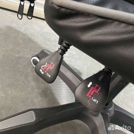 Компьютерное кресло