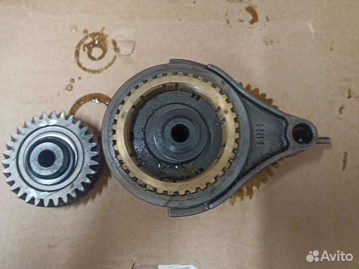 МКПП Чери М11 1.6 шестерни. Вилки