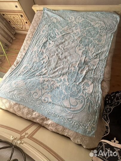 Покрывало махровое 200х150