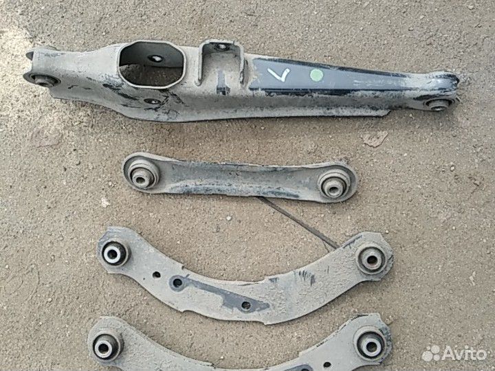 Поперечные рычаги Mitsubishi Outlander 3 2019 г