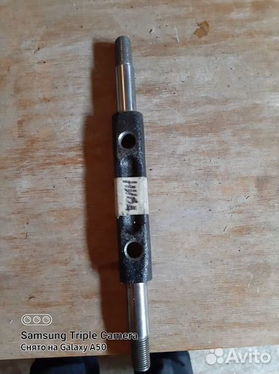 Ось верхнего рычага ваз 2121