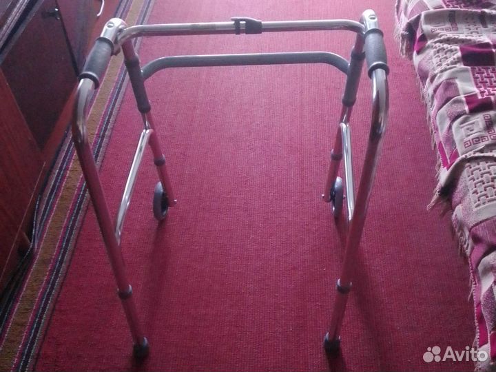 Ходунки для взрослых инвалидов