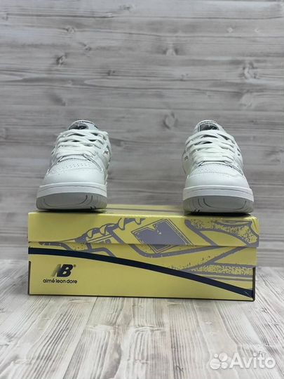 Женские Кроссовки New Balance 550