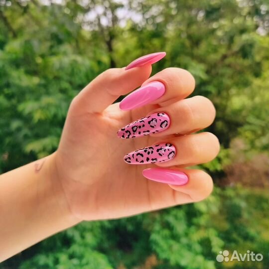 Маникюр и педикюр в 4 руки