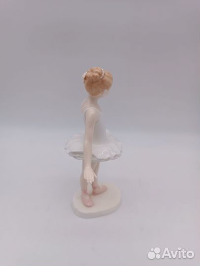 Фигура Royal Doulton Ballet Class Балерина высо