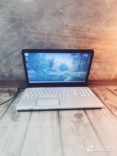 Белый Ноутбук Sony Vaio / 6gb DDR3 / SSD /15.6
