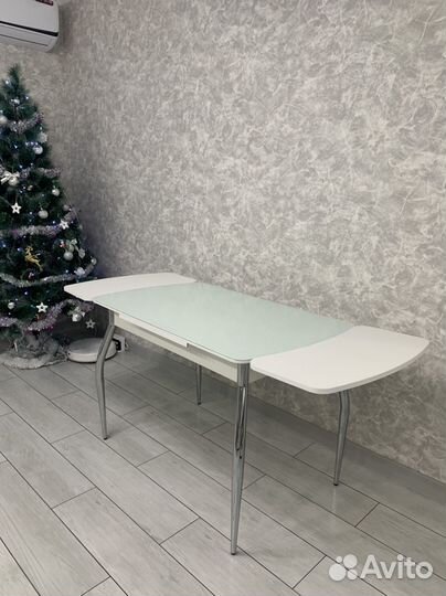 Кухонный стол