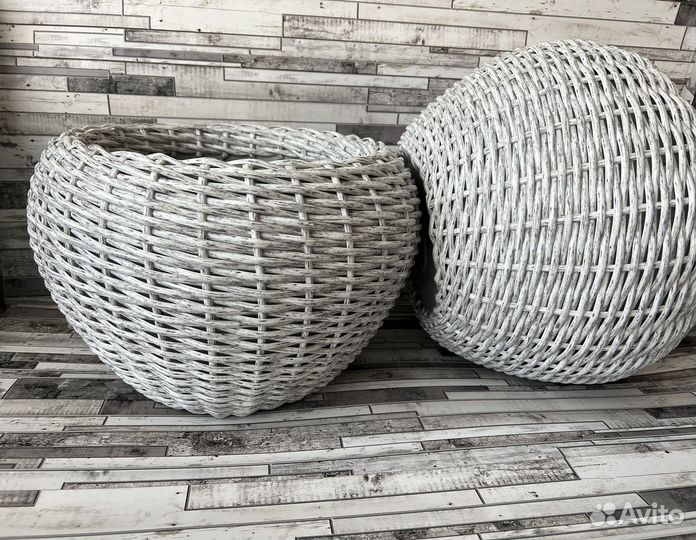 Кашпо из искусственного ротанга