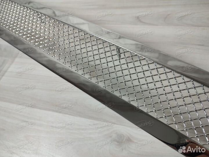 Решетка в бампер Toyota Prius III (XW30) 2009-2015