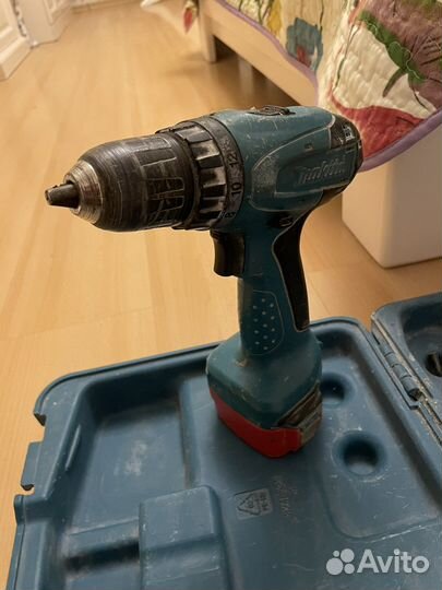 Шуруповерт макита
