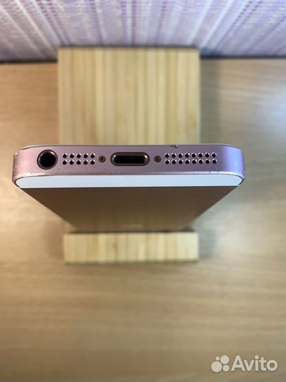iPhone SE, 32 ГБ