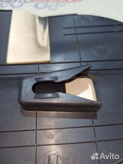 Накладка на центральную консоль левая Kia Cerato 2