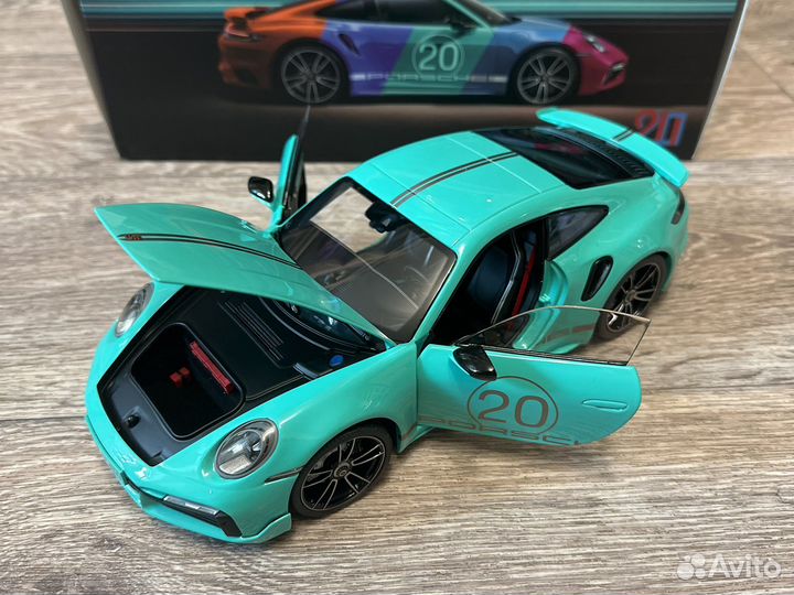 Porsche 911 (992) turbo S coupe 2021 1/18