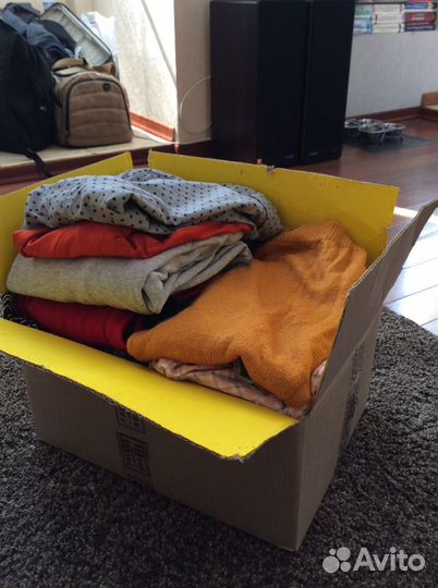 Коробка женских вещей