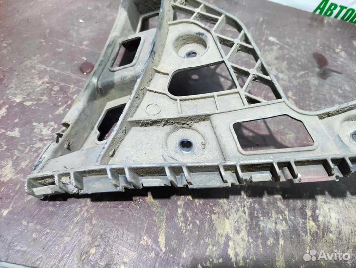 Кронштейн заднего бампера Volkswagen Polo