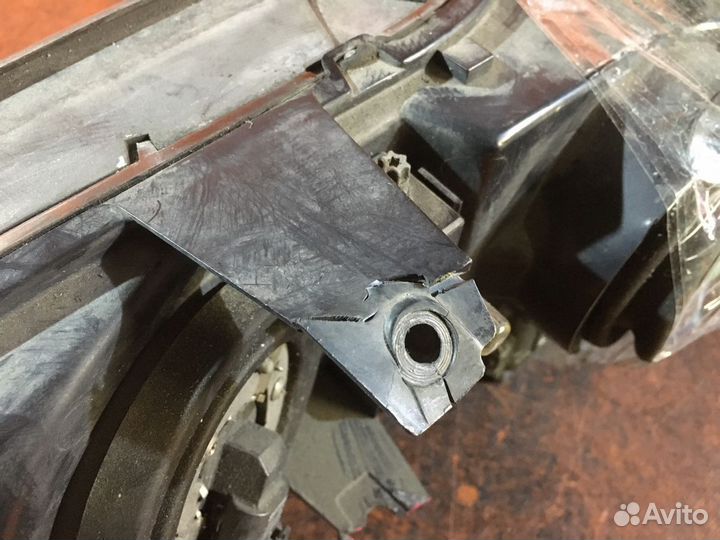 Фара правая Cadillac Seville STS ксенон