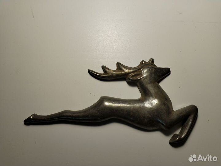 Фигурка оленя на волгу