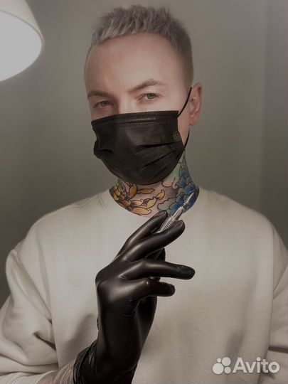 Маникюр руками мужчины