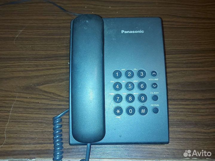 Телефон Panasonic. Кнопочный