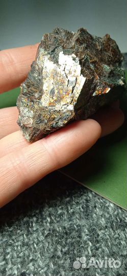 Минерал лампрофиллит необработаннный