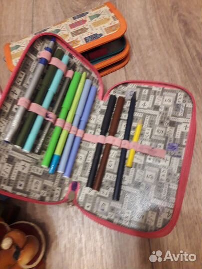 Пеналы,карандаши,точилки и другое