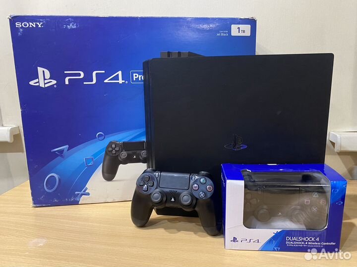 Ps4 pro 1 tb 2 геймпада + 400 игр