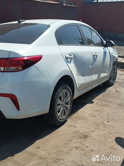 Kia Rio 1.6 AT, 2019, битый, 48 000 км
