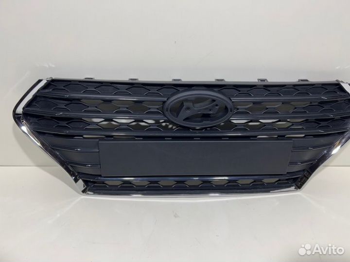 Решетка радиатора передняя Hyundai Solaris 2