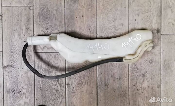 Бачок омывателя передний Dodge Grand caravan 5