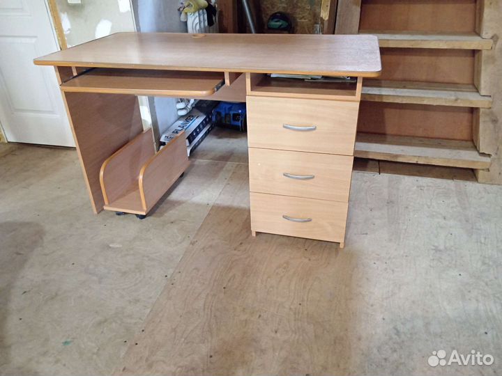 Компьютерный стол