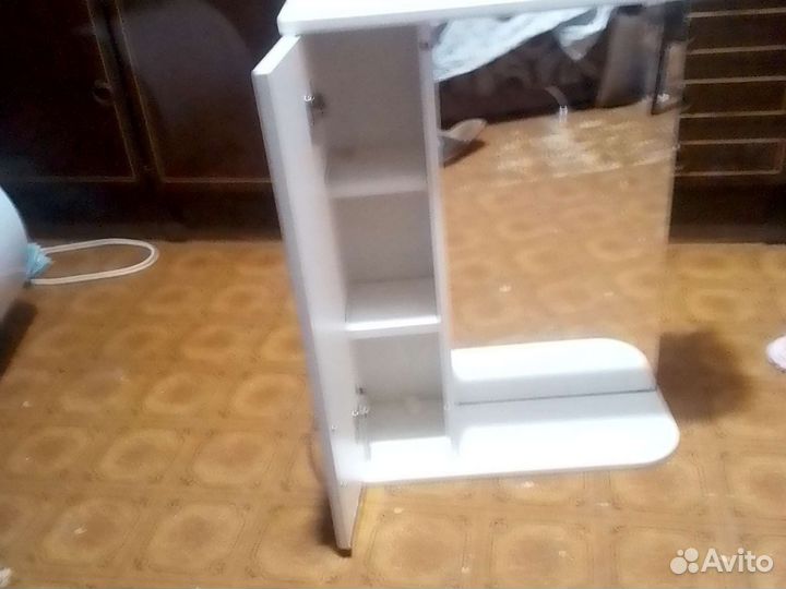 Полочка для ванной с зеркалом