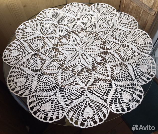 Вязаная большая салфетка