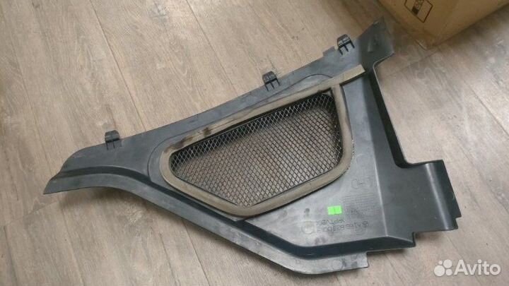 Воздухозаборник правый Mercedes Ml 350 4Matic 166