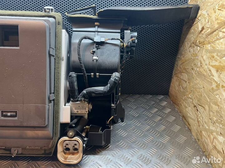 Холодильник BMW 7 E65 E66