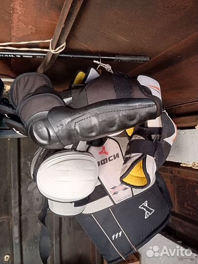 Коньки хоккейные в комплекте