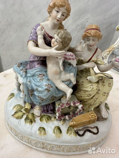 Красивая композиция фарфоровая