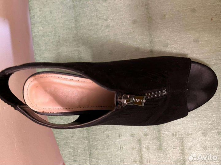 Босоножки 38