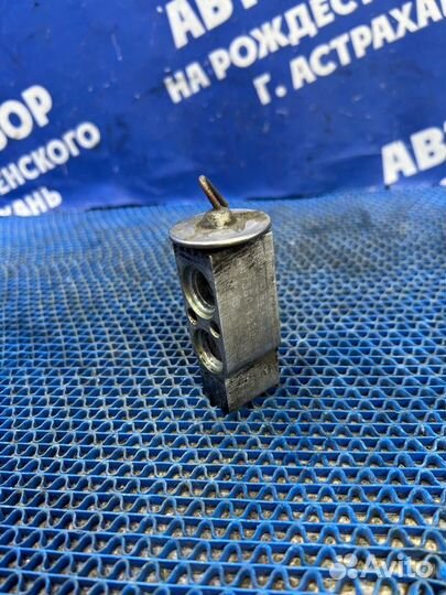 Клапан кондиционера Toyota Sprinter седан 1994