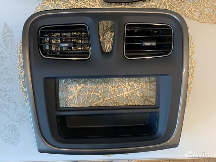 Рамка для магнитолы renault logan 2