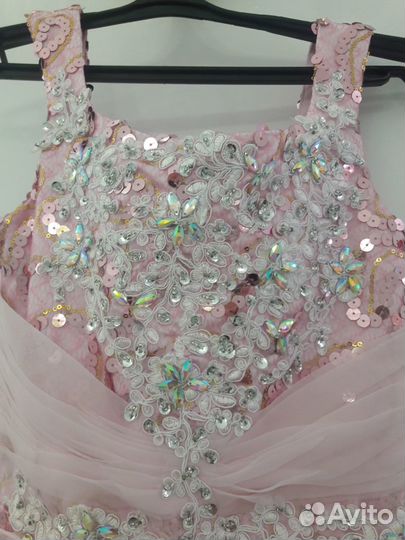 Платье праздничное