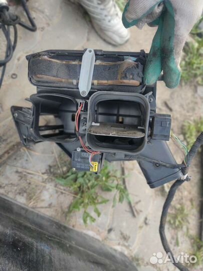 Моторчик заслонки печки Ауди А8 Д2 4D0820511A