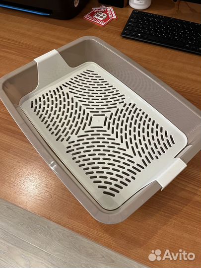 Продается лоток для кошек с решеткой