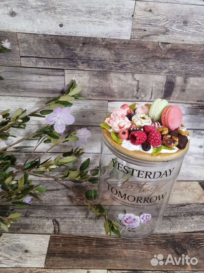 Банка для сыпучих с декором