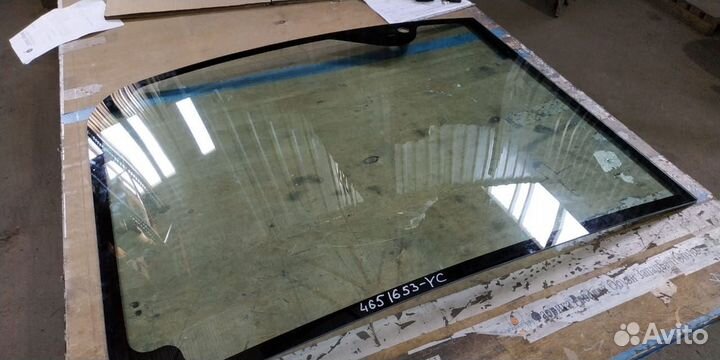 Стекло боковое Hitachi zx200-3g